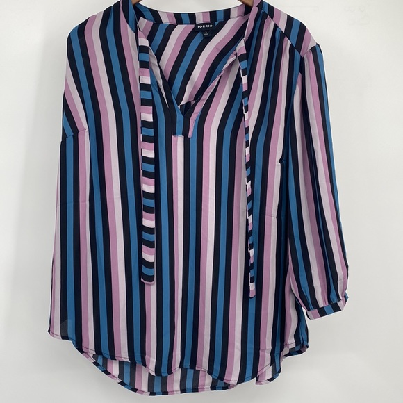 Torrid Georgette Bow Tie Blouse Size 1 / 1X equivalent - Picture 4 of 10